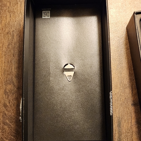 Samsung S20 Ultra 5G box with headphones - Picture 6 of 9